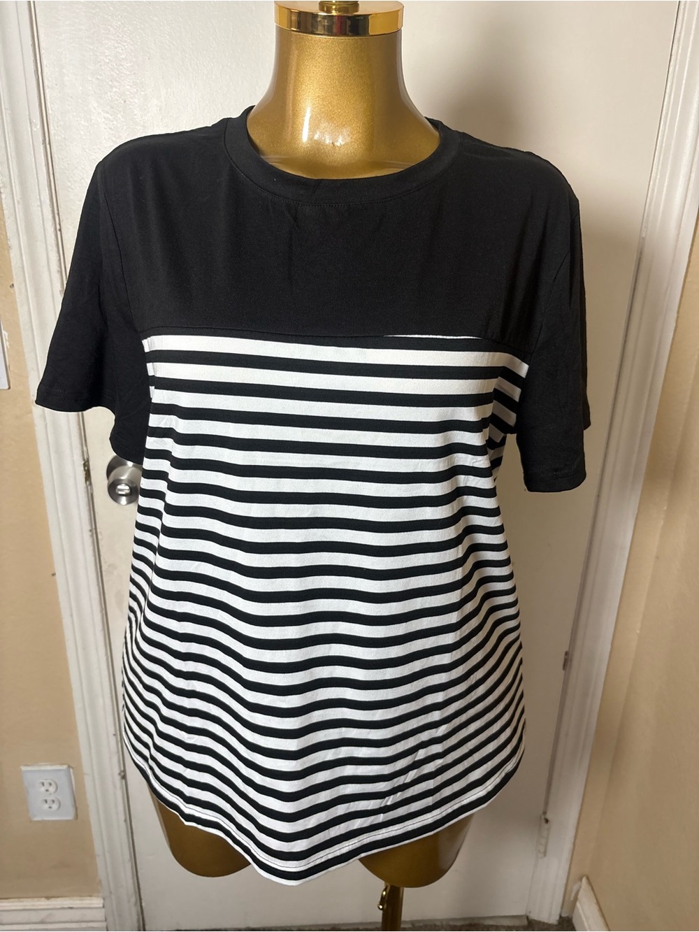 Wish Black and White Striped Short Sleeve Crewneck Top
